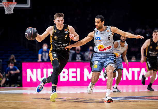 他在英超的 他在英超的